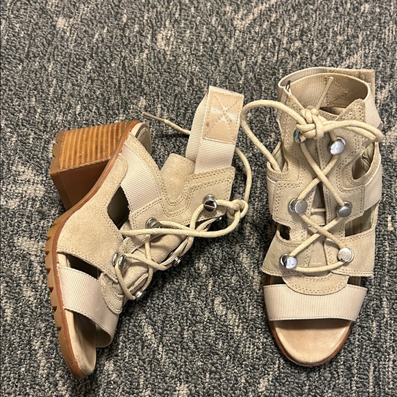 Sorel Shoes - Sorel Beige Lace-Up Women's heels sandals. Velcro ankle closure.Adjustable width